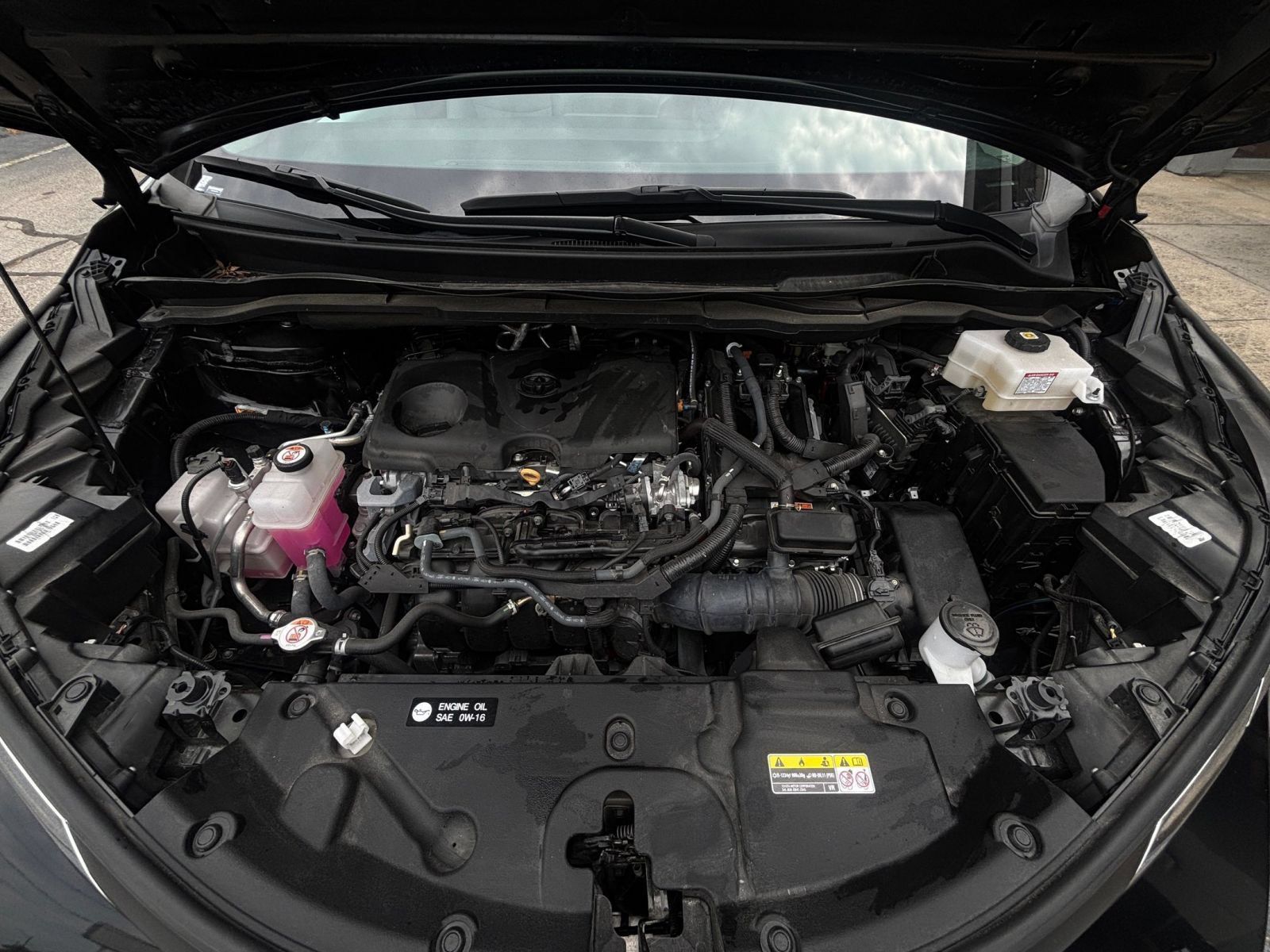 Used 2025 Toyota Sienna XLE FWD image 34