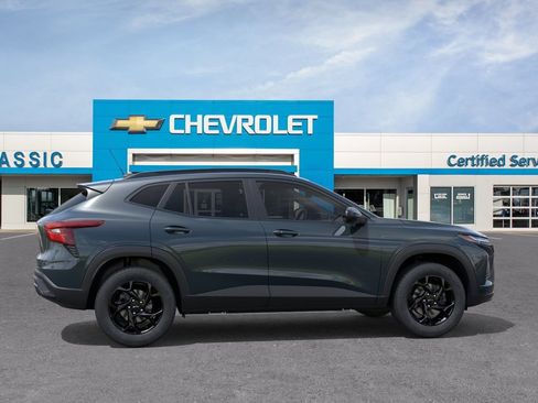 New 2026 Chevrolet Trax LT w/ Driver Confidence Package FWD image 7