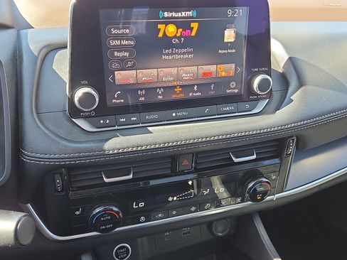 Used 2021 Nissan Rogue SV w/ Premium Package FWD image 14