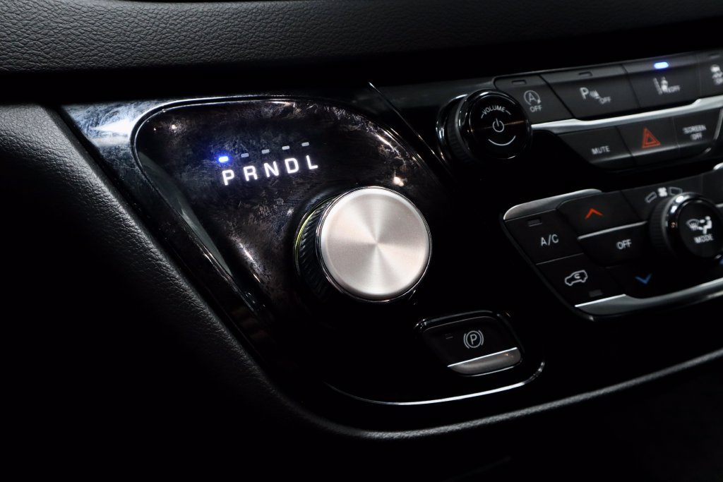 Used 2026 Chrysler Pacifica Select FWD image 35