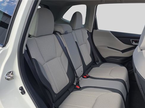 Used 2023 Subaru Forester Premium image 14