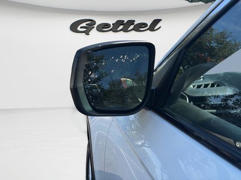 Used 2022 Jeep Grand Cherokee L Laredo w/ Luxury Tech Group I RWD image 26