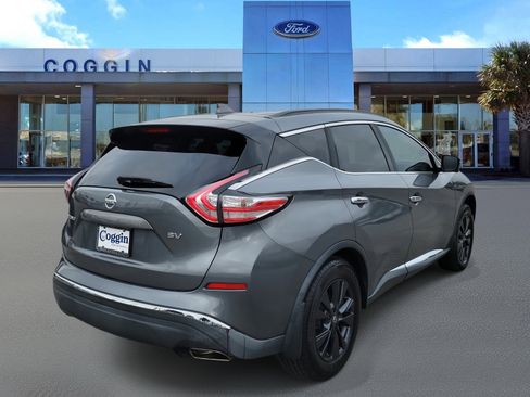 Used 2017 Nissan Murano SV w/ Premium Plus Package image 3