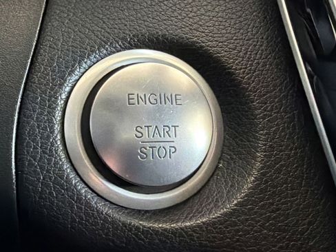 Used 2018 Mercedes-Benz GLC 300 image 25