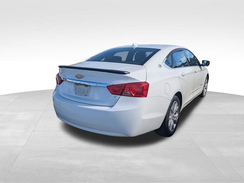 Used 2018 Chevrolet Impala LT image 3