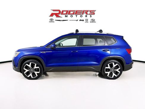 Used 2023 Volkswagen Taos SEL image 4