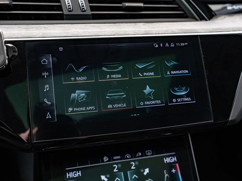 Used 2021 Audi e-tron Premium w/ Convenience Plus Package AWD/4WD image 32