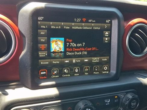 Used 2022 Jeep Wrangler Unlimited Rubicon w/ Safety Group AWD/4WD image 16