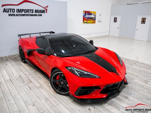 Used 2021 Chevrolet Corvette Stingray Coupe w/ Z51 Performance Package RWD image 29