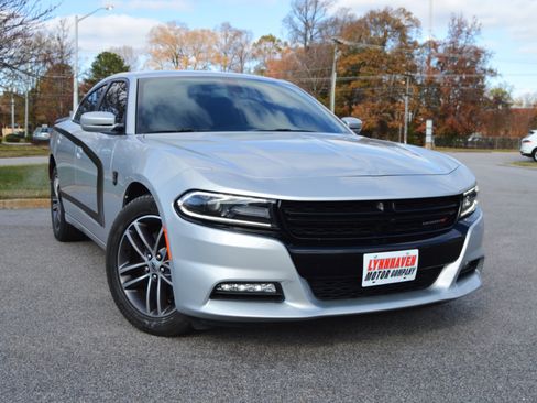 Used 2019 Dodge Charger SXT w/ Driver Confidence Group image 20