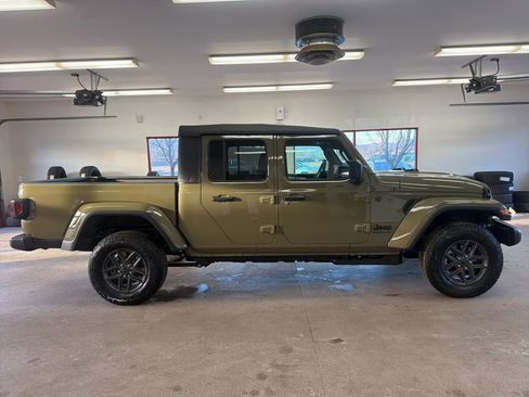 New 2026 Jeep Gladiator Sport AWD/4WD image 28