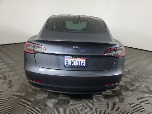 Used 2019 Tesla Model 3 Standard Range Plus image 5