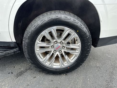 Used 2023 GMC Yukon SLT image 26