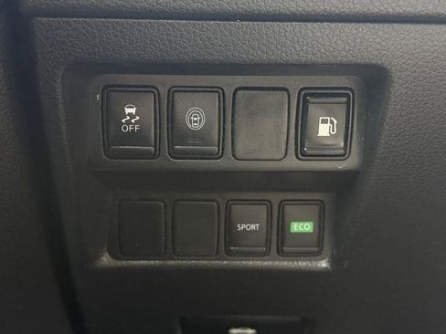 Used 2020 Nissan Rogue S image 20