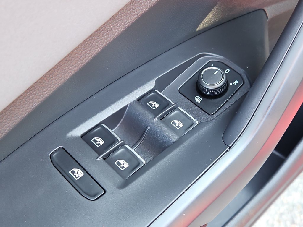 Certified 2026 Volkswagen Jetta SE FWD image 19