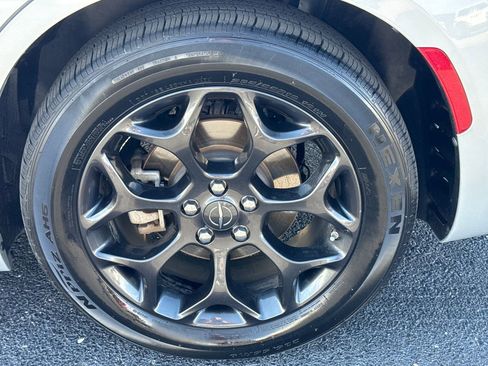 Used 2023 Chrysler 300 Touring L w/ Popular Equipment Group image 10