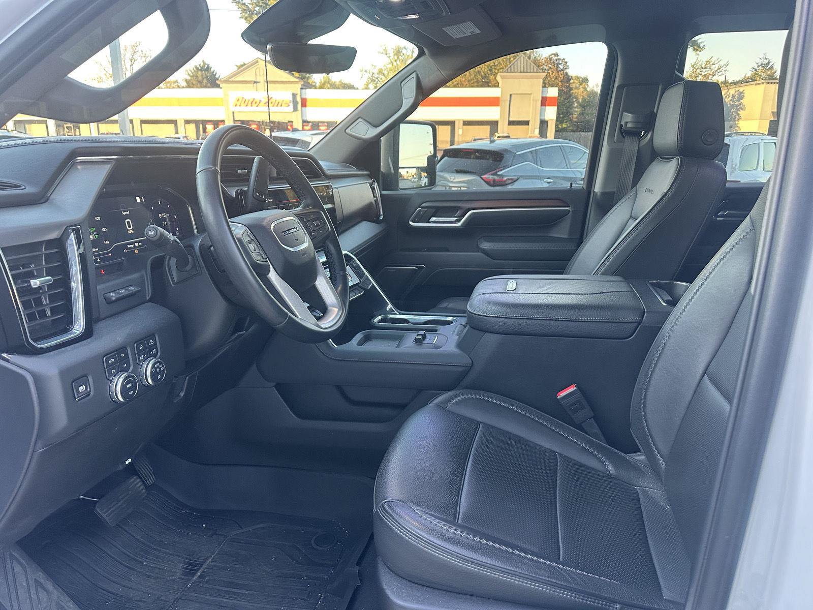 Used 2024 GMC Sierra 3500 Denali w/ Denali Reserve Package AWD/4WD image 20