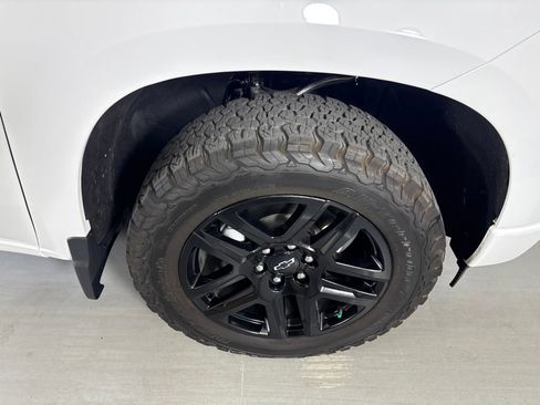 Used 2026 Chevrolet Silverado 1500 Custom AWD/4WD image 13
