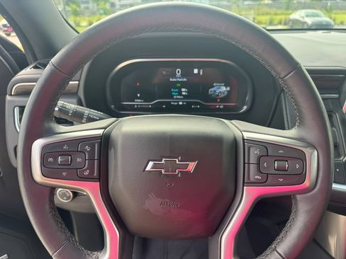 Used 2022 Chevrolet Tahoe Z71 w/ Luxury Package AWD/4WD image 16