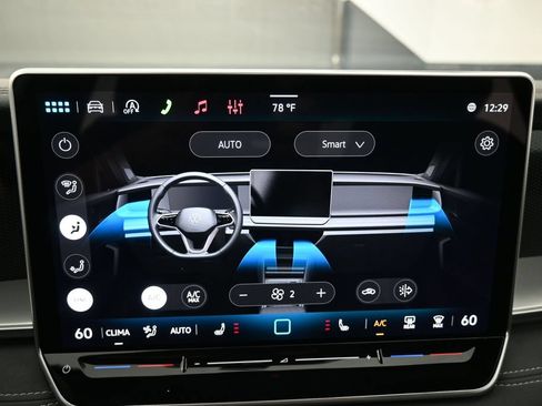 Used 2025 Volkswagen Tiguan SE R-Line FWD image 9