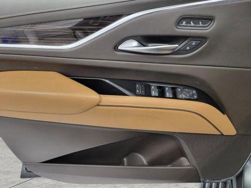 Used 2023 Cadillac Escalade Premium Luxury w/ Performance Package image 28