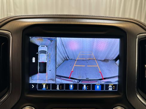 Used 2023 GMC Sierra 3500 Denali w/ Denali Ultimate Package image 17