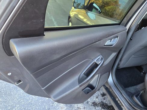 Used 2014 Ford Focus SE image 35