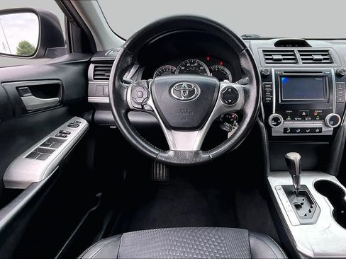 Used 2012 Toyota Camry SE FWD image 5