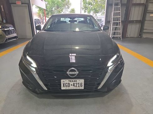 Used 2025 Nissan Altima 2.5 SV FWD image 7
