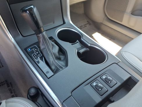 Used 2015 Toyota Camry XLE w/ Convenience Package FWD image 23