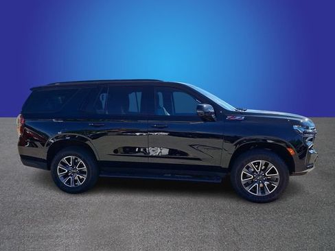 Used 2024 Chevrolet Tahoe Z71 w/ Luxury Package AWD/4WD image 3