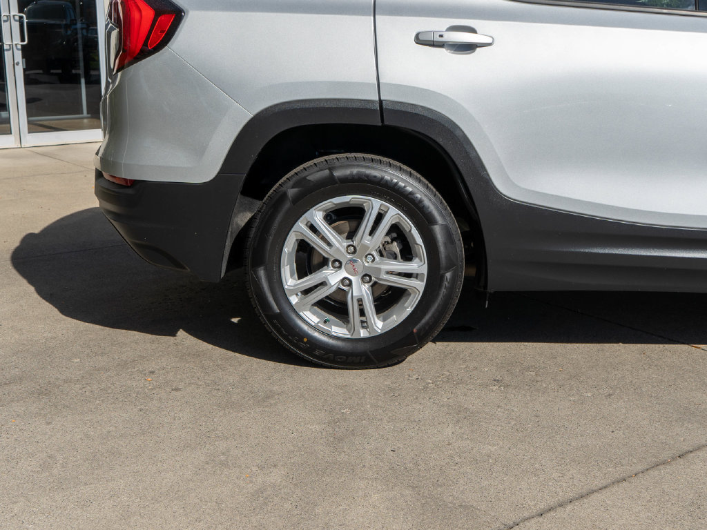 Used 2018 GMC Terrain SLE w/ Driver Convenience Package FWD image 32