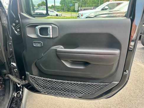 Used 2020 Jeep Wrangler Unlimited Sport image 15