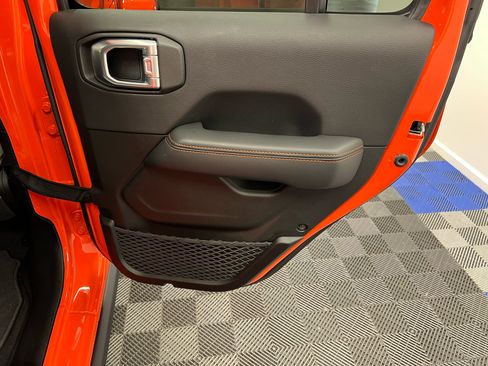 Used 2023 Jeep Gladiator Mojave w/ Cold Weather Group image 18