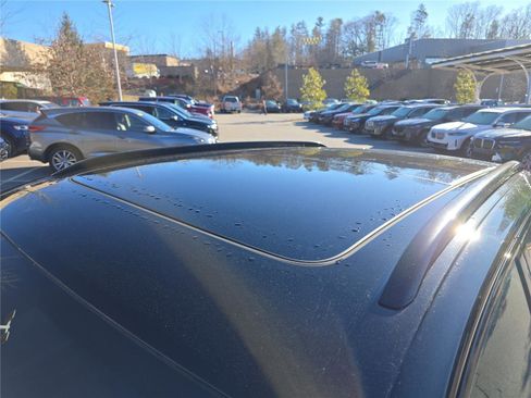 Used 2024 Porsche Cayenne image 12