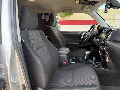 Used 2021 Toyota 4Runner TRD Off-Road AWD/4WD image 31