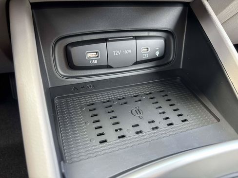 Used 2026 Hyundai Venue SEL FWD image 12