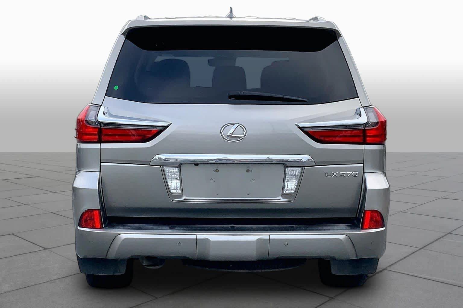 Used 2017 Lexus LX 570 4WD w/ Luxury Package image 5