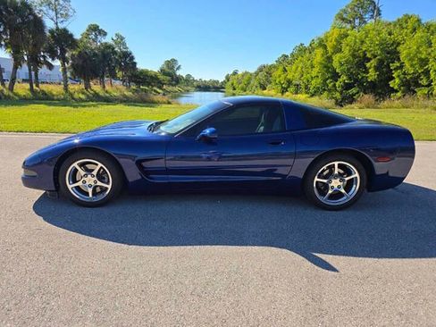 Used 2004 Chevrolet Corvette Coupe w/ Preferred Equipment Group image 9