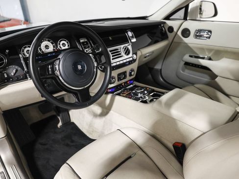 Used 2014 Rolls-Royce Wraith RWD image 28