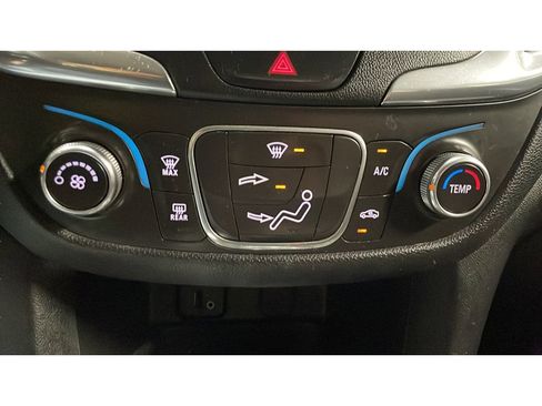 Used 2018 Chevrolet Equinox LT image 14