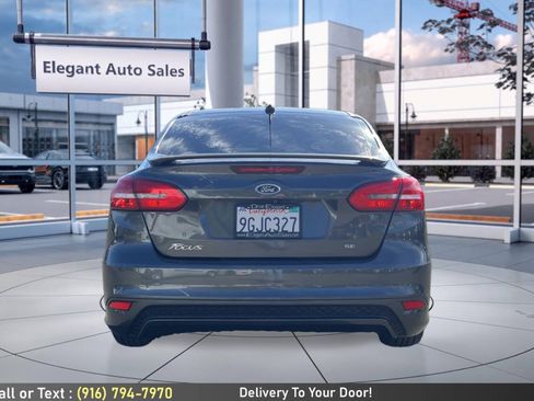 Used 2016 Ford Focus SE w/ SE Sport Package FWD image 6