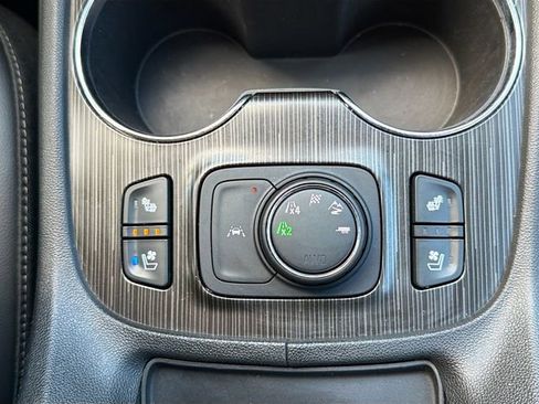 Used 2021 GMC Acadia SLT w/ Technology Package image 31