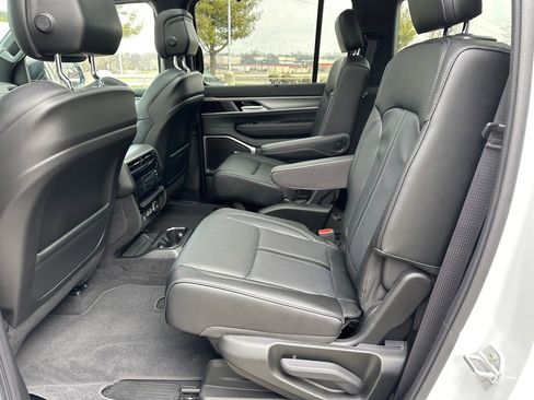 New 2024 Jeep Wagoneer Series II w/ Convenience Group I image 5