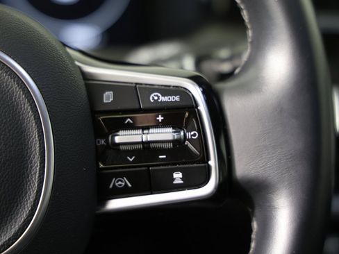 Used 2023 Kia Sorento SX image 16