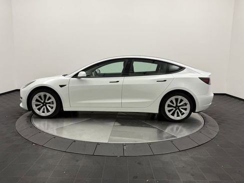 Used 2021 Tesla Model 3 Standard Range Plus image 4
