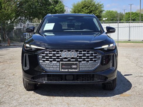 Certified 2025 Audi Q5 Premium image 4