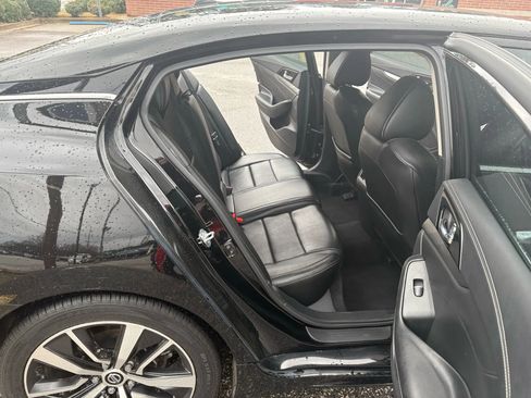 Used 2022 Nissan Maxima SV w/ Floor Mat Group FWD image 7