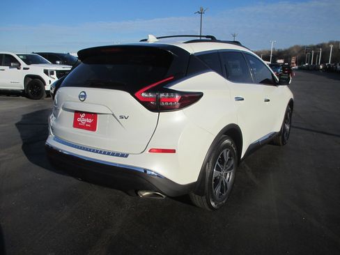 Used 2019 Nissan Murano SV image 3
