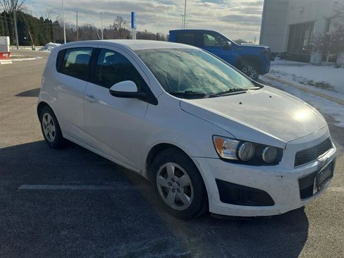 Used 2014 Chevrolet Sonic LS image 16